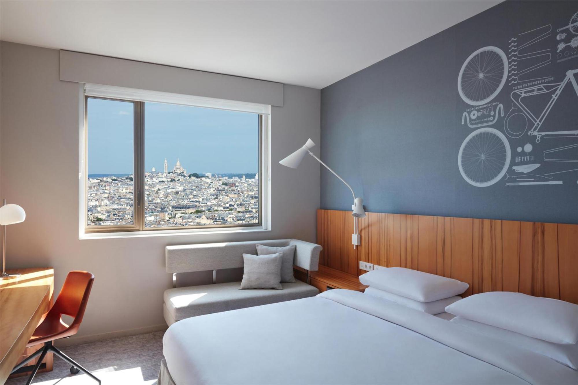 Hyatt Regency Etoile Hotel 4*