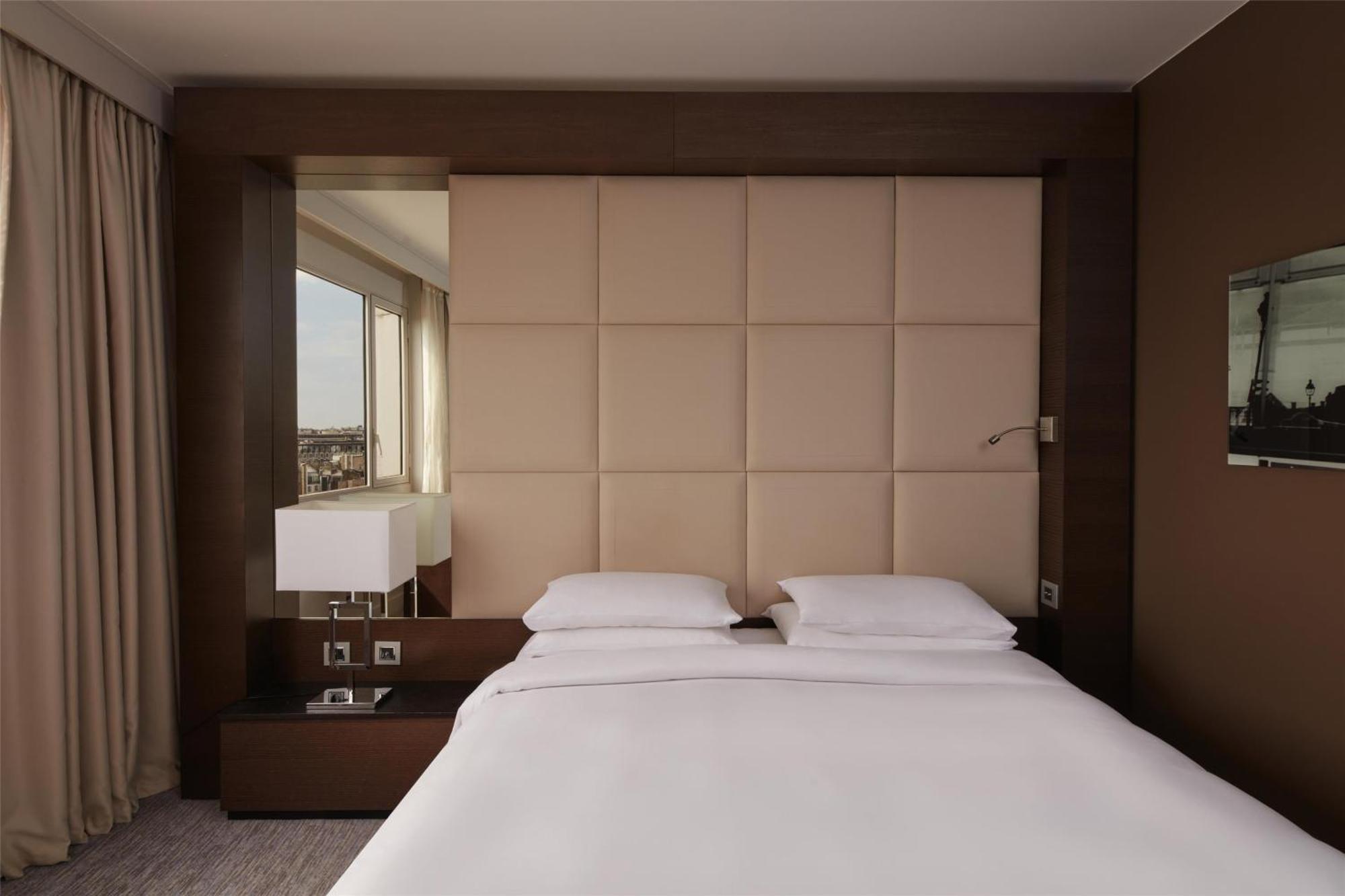 Hyatt Regency Etoile Hotel