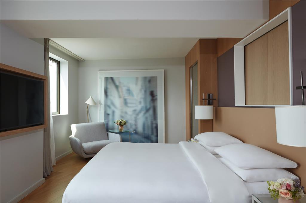 Hotel Hyatt Regency Etoile 4*